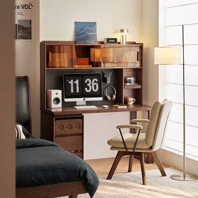 Modern Wooden Desk with Boodshelf